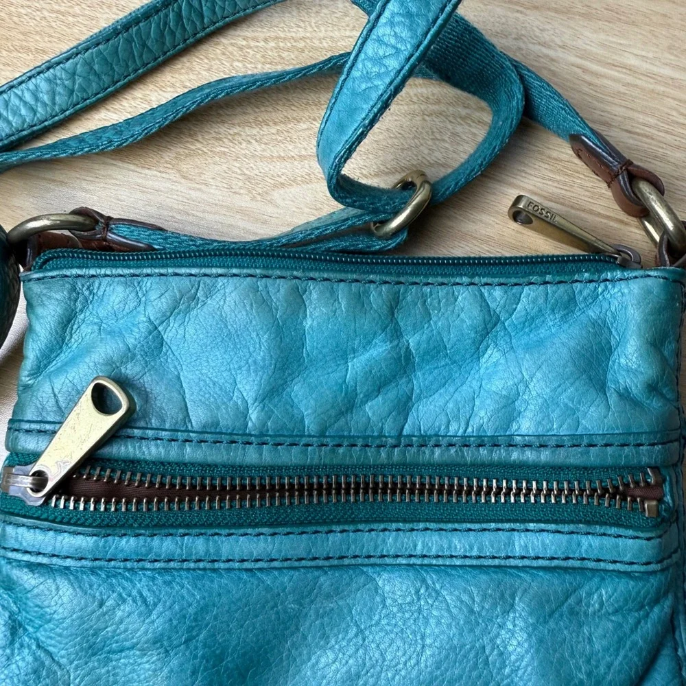 Vintage Fossil Pebbled Leather Long Live Crossbody Bag Womens Small Teal Brass